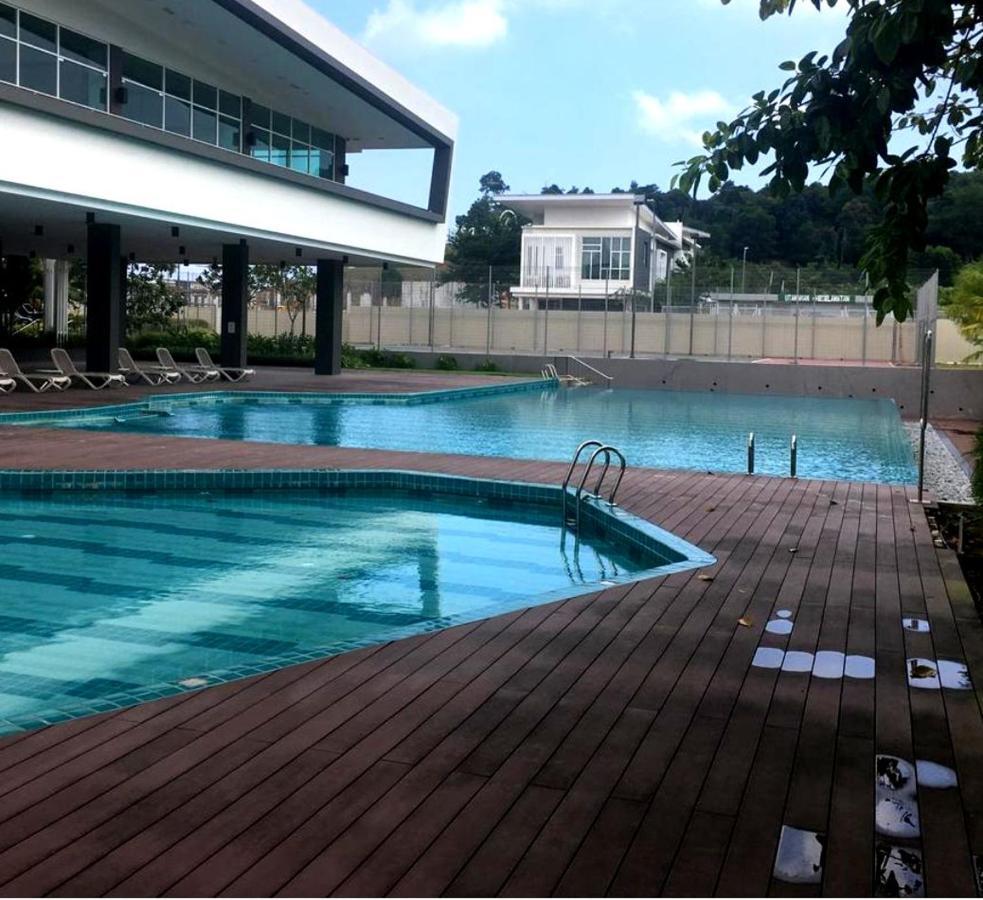 Johor Desaru Beach Bungalow Villas Kangkar Chemaran Esterno foto
