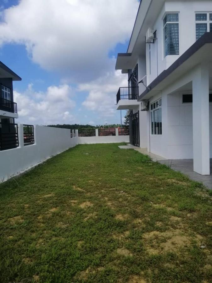Johor Desaru Beach Bungalow Villas Kangkar Chemaran Esterno foto