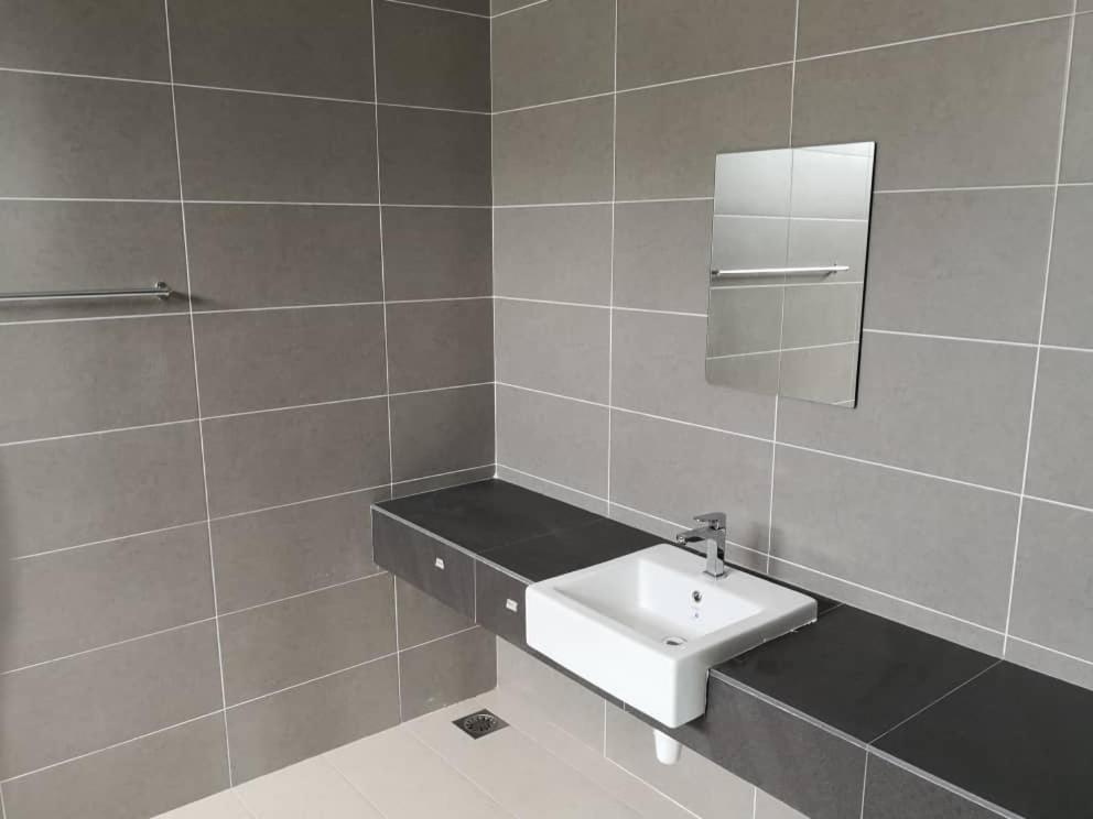 Johor Desaru Beach Bungalow Villas Kangkar Chemaran Esterno foto