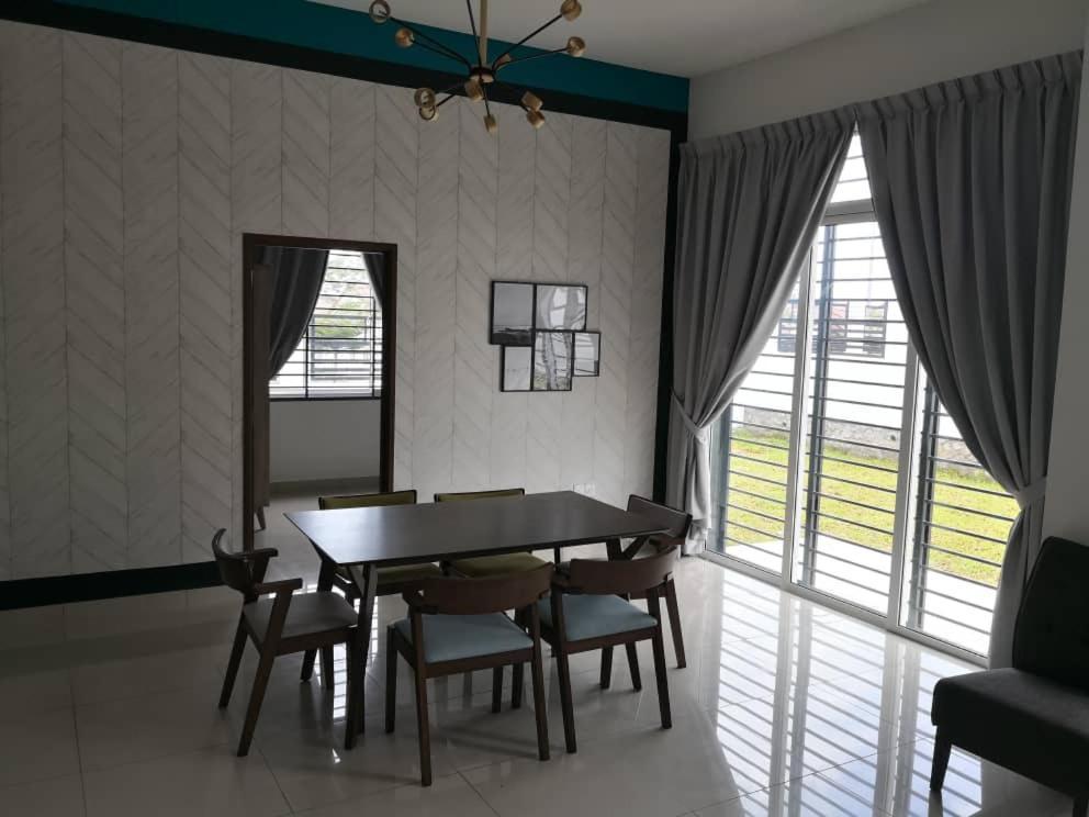 Johor Desaru Beach Bungalow Villas Kangkar Chemaran Esterno foto